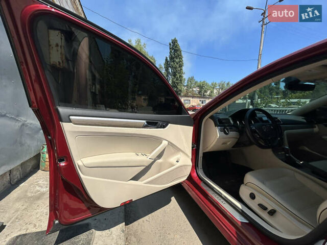 Красный Фольксваген Пассат, объемом двигателя 2 л и пробегом 39 тыс. км за 16000 $, фото 12 на Automoto.ua