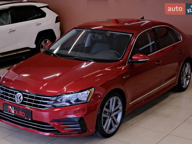 Красный Фольксваген Пассат, объемом двигателя 1.8 л и пробегом 190 тыс. км за 14900 $, фото 2 на Automoto.ua