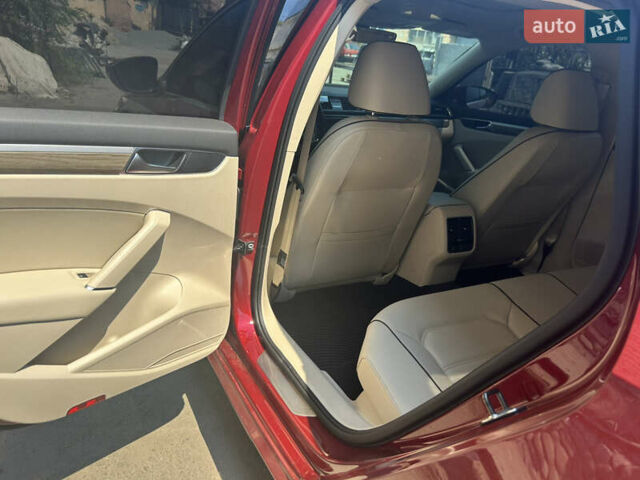 Красный Фольксваген Пассат, объемом двигателя 2 л и пробегом 39 тыс. км за 17500 $, фото 14 на Automoto.ua
