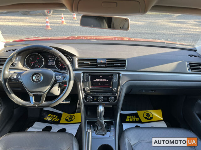 Червоний Фольксваген Пассат, об'ємом двигуна 2 л та пробігом 114 тис. км за 12999 $, фото 11 на Automoto.ua