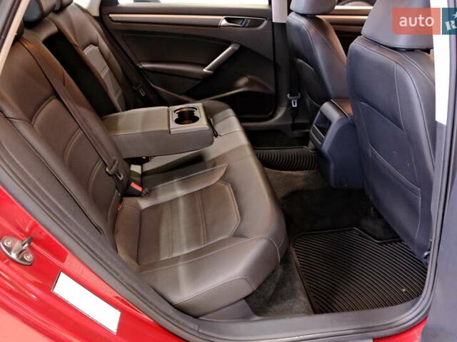 Красный Фольксваген Пассат, объемом двигателя 1.8 л и пробегом 190 тыс. км за 14900 $, фото 37 на Automoto.ua