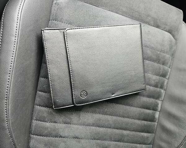 Красный Фольксваген Пассат, объемом двигателя 1.8 л и пробегом 168 тыс. км за 17890 $, фото 43 на Automoto.ua