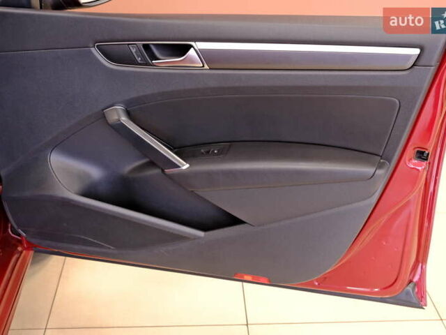 Красный Фольксваген Пассат, объемом двигателя 1.8 л и пробегом 190 тыс. км за 14900 $, фото 40 на Automoto.ua