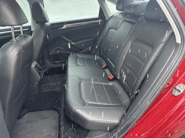 Красный Фольксваген Пассат, объемом двигателя 2 л и пробегом 195 тыс. км за 14050 $, фото 10 на Automoto.ua