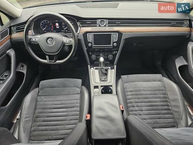 Красный Фольксваген Пассат, объемом двигателя 1.8 л и пробегом 168 тыс. км за 17890 $, фото 36 на Automoto.ua