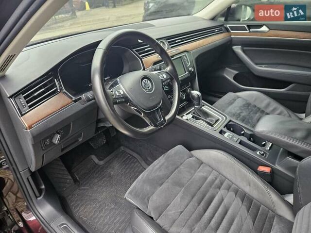 Красный Фольксваген Пассат, объемом двигателя 1.8 л и пробегом 168 тыс. км за 17890 $, фото 19 на Automoto.ua