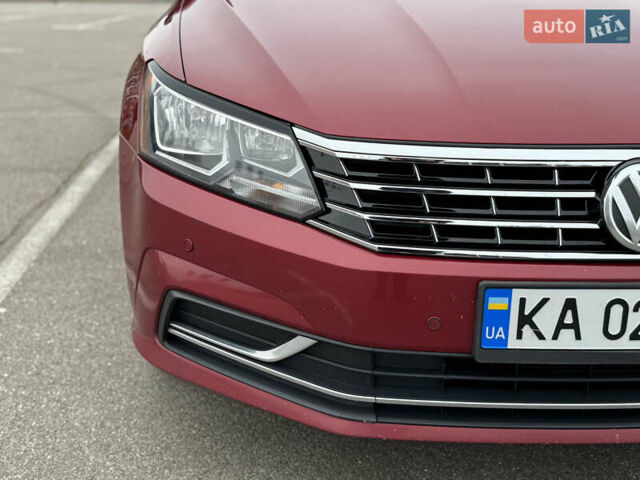 Красный Фольксваген Пассат, объемом двигателя 1.8 л и пробегом 132 тыс. км за 13600 $, фото 4 на Automoto.ua
