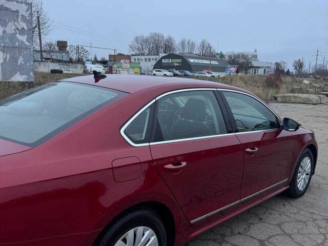 Красный Фольксваген Пассат, объемом двигателя 1.8 л и пробегом 105 тыс. км за 15000 $, фото 3 на Automoto.ua