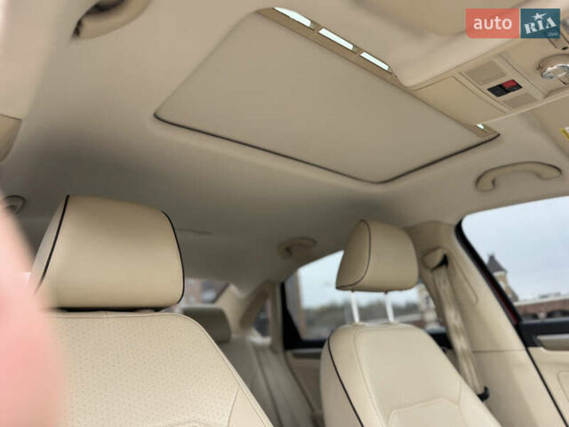 Красный Фольксваген Пассат, объемом двигателя 1.8 л и пробегом 132 тыс. км за 13600 $, фото 33 на Automoto.ua