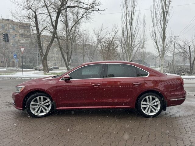 Красный Фольксваген Пассат, объемом двигателя 2 л и пробегом 195 тыс. км за 14050 $, фото 3 на Automoto.ua