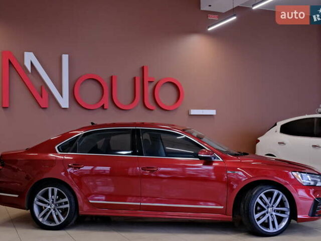 Красный Фольксваген Пассат, объемом двигателя 1.8 л и пробегом 190 тыс. км за 14900 $, фото 7 на Automoto.ua