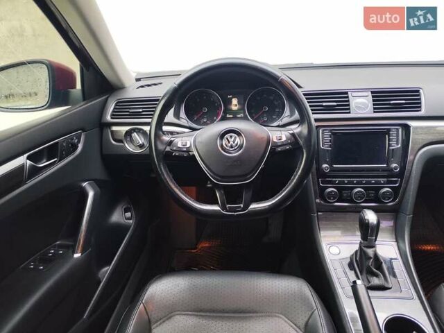Красный Фольксваген Пассат, объемом двигателя 1.78 л и пробегом 81 тыс. км за 12999 $, фото 21 на Automoto.ua