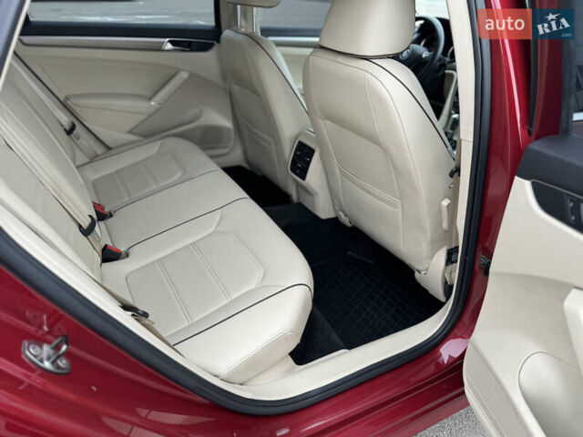 Красный Фольксваген Пассат, объемом двигателя 1.8 л и пробегом 132 тыс. км за 13600 $, фото 27 на Automoto.ua