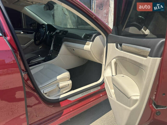 Красный Фольксваген Пассат, объемом двигателя 2 л и пробегом 39 тыс. км за 17500 $, фото 19 на Automoto.ua