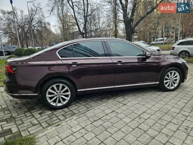 Красный Фольксваген Пассат, объемом двигателя 1.8 л и пробегом 168 тыс. км за 17890 $, фото 5 на Automoto.ua