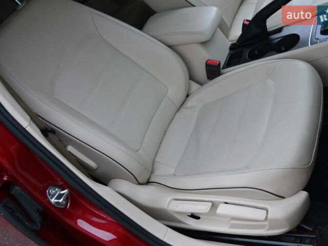 Красный Фольксваген Пассат, объемом двигателя 2 л и пробегом 144 тыс. км за 12999 $, фото 33 на Automoto.ua