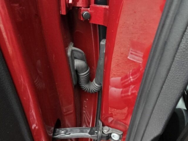 Червоний Фольксваген Пассат, об'ємом двигуна 2 л та пробігом 175 тис. км за 14500 $, фото 20 на Automoto.ua