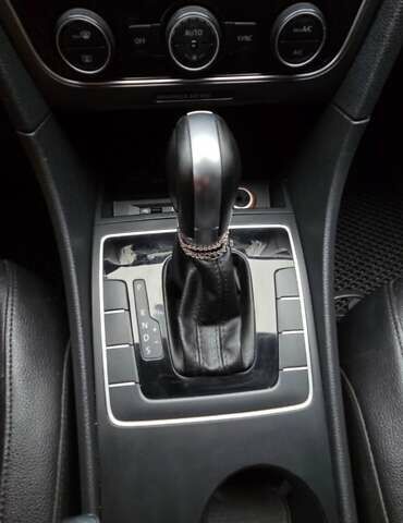 Красный Фольксваген Пассат, объемом двигателя 1.98 л и пробегом 175 тыс. км за 14499 $, фото 25 на Automoto.ua