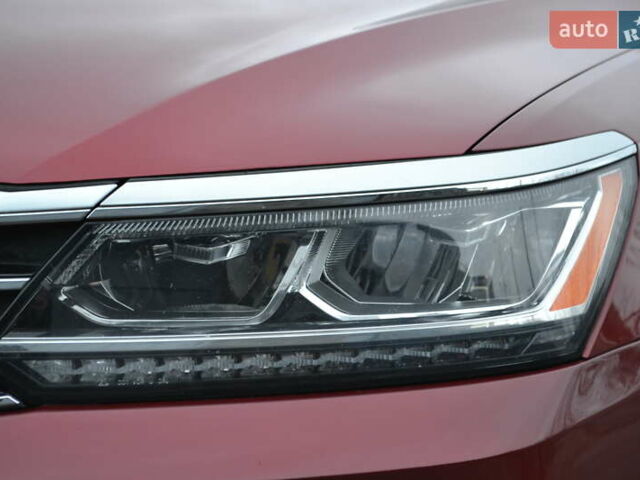 Красный Фольксваген Пассат, объемом двигателя 2 л и пробегом 144 тыс. км за 12999 $, фото 13 на Automoto.ua