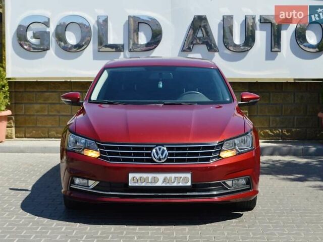 Красный Фольксваген Пассат, объемом двигателя 2 л и пробегом 170 тыс. км за 12900 $, фото 3 на Automoto.ua