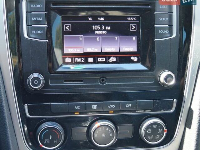 Красный Фольксваген Пассат, объемом двигателя 2 л и пробегом 170 тыс. км за 12900 $, фото 38 на Automoto.ua