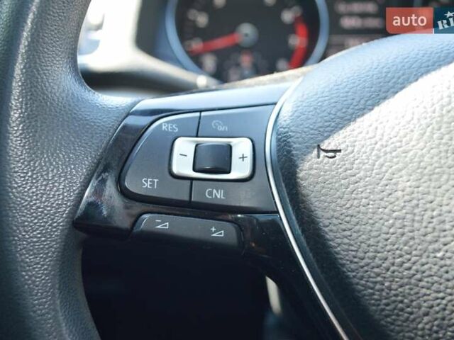 Красный Фольксваген Пассат, объемом двигателя 2 л и пробегом 170 тыс. км за 12900 $, фото 40 на Automoto.ua