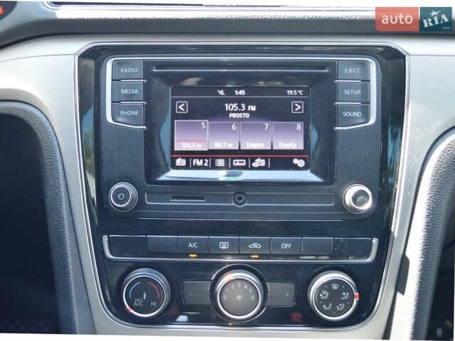 Красный Фольксваген Пассат, объемом двигателя 2 л и пробегом 170 тыс. км за 12900 $, фото 37 на Automoto.ua