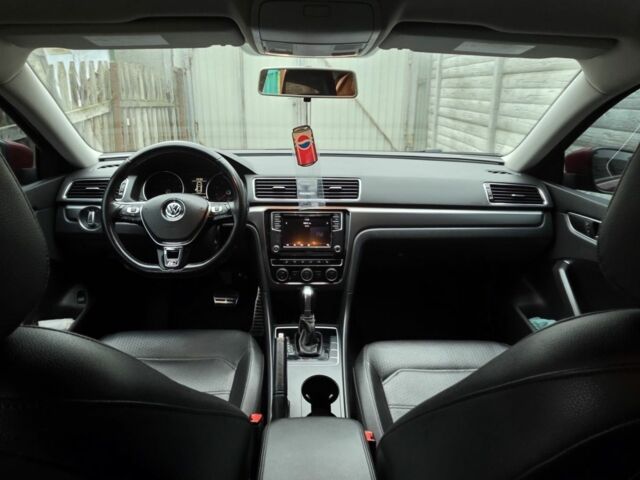 Червоний Фольксваген Пассат, об'ємом двигуна 2 л та пробігом 175 тис. км за 14500 $, фото 13 на Automoto.ua