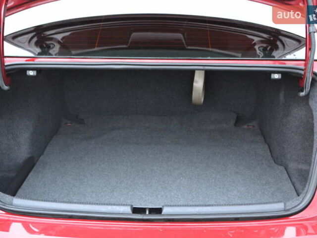 Красный Фольксваген Пассат, объемом двигателя 2 л и пробегом 144 тыс. км за 12999 $, фото 51 на Automoto.ua