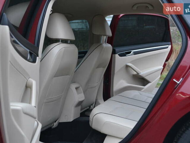 Красный Фольксваген Пассат, объемом двигателя 2 л и пробегом 144 тыс. км за 12999 $, фото 43 на Automoto.ua