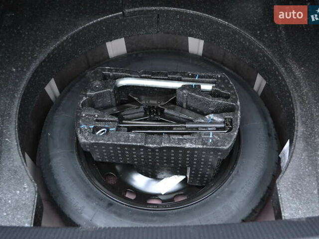 Красный Фольксваген Пассат, объемом двигателя 2 л и пробегом 144 тыс. км за 12999 $, фото 54 на Automoto.ua