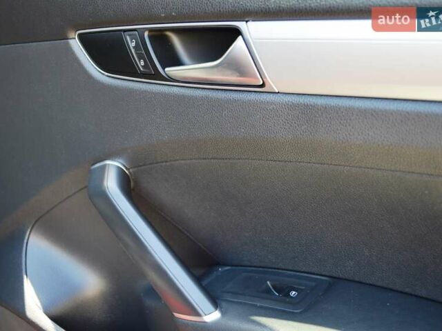 Красный Фольксваген Пассат, объемом двигателя 2 л и пробегом 170 тыс. км за 12900 $, фото 49 на Automoto.ua