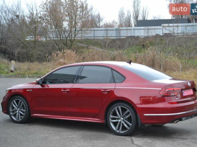 Красный Фольксваген Пассат, объемом двигателя 2 л и пробегом 144 тыс. км за 12999 $, фото 3 на Automoto.ua