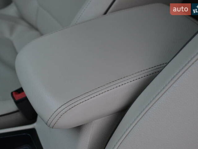 Красный Фольксваген Пассат, объемом двигателя 2 л и пробегом 144 тыс. км за 12999 $, фото 29 на Automoto.ua