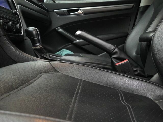 Червоний Фольксваген Пассат, об'ємом двигуна 2 л та пробігом 175 тис. км за 14500 $, фото 17 на Automoto.ua