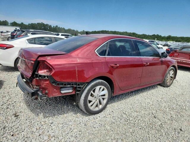 Красный Фольксваген Пассат, объемом двигателя 2 л и пробегом 125 тыс. км за 2000 $, фото 2 на Automoto.ua