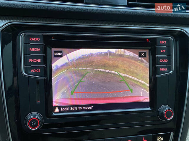 Красный Фольксваген Пассат, объемом двигателя 2 л и пробегом 144 тыс. км за 12999 $, фото 61 на Automoto.ua