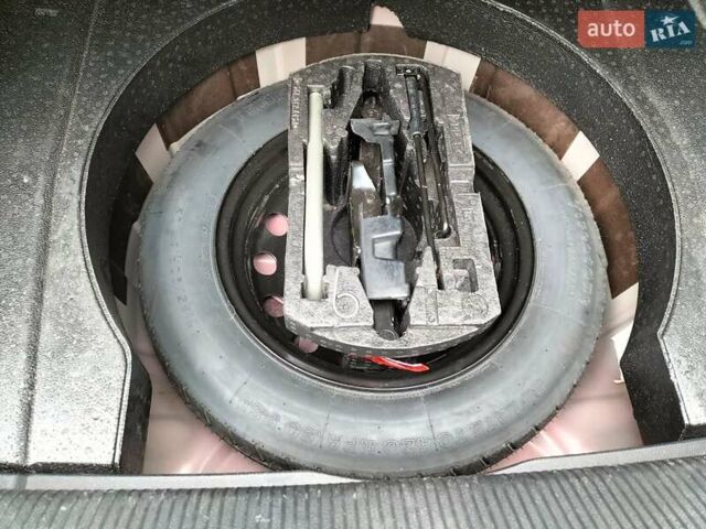 Красный Фольксваген Пассат, объемом двигателя 1.98 л и пробегом 84 тыс. км за 11850 $, фото 20 на Automoto.ua