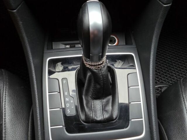 Червоний Фольксваген Пассат, об'ємом двигуна 2 л та пробігом 175 тис. км за 14500 $, фото 14 на Automoto.ua