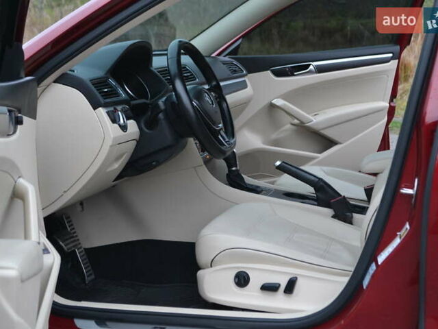 Красный Фольксваген Пассат, объемом двигателя 2 л и пробегом 144 тыс. км за 12999 $, фото 36 на Automoto.ua