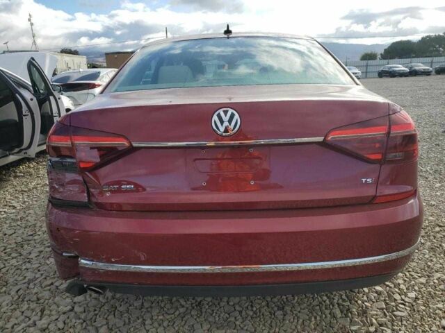 Красный Фольксваген Пассат, объемом двигателя 2 л и пробегом 92 тыс. км за 2100 $, фото 5 на Automoto.ua