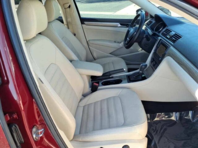 Красный Фольксваген Пассат, объемом двигателя 2 л и пробегом 48 тыс. км за 12100 $, фото 7 на Automoto.ua