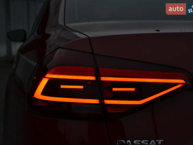 Красный Фольксваген Пассат, объемом двигателя 2 л и пробегом 144 тыс. км за 12999 $, фото 19 на Automoto.ua