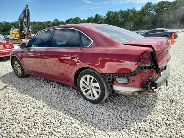 Красный Фольксваген Пассат, объемом двигателя 2 л и пробегом 125 тыс. км за 2000 $, фото 1 на Automoto.ua