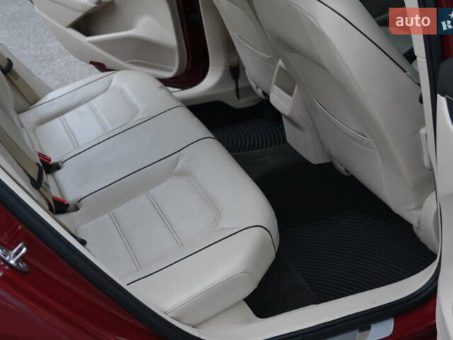 Красный Фольксваген Пассат, объемом двигателя 2 л и пробегом 144 тыс. км за 12999 $, фото 48 на Automoto.ua