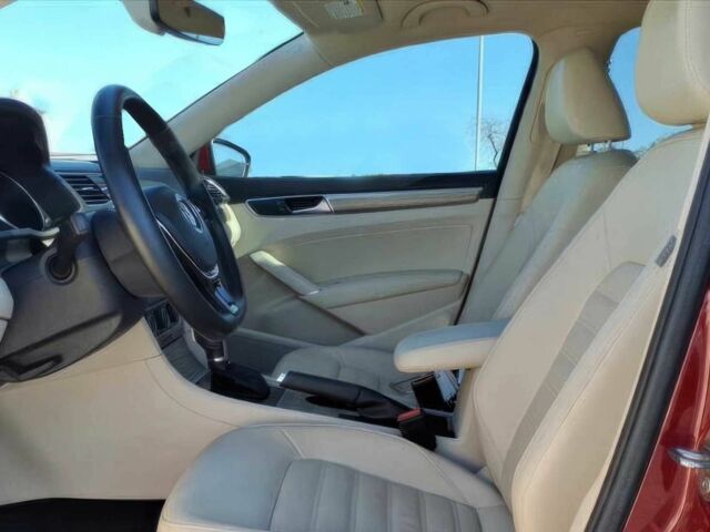 Красный Фольксваген Пассат, объемом двигателя 2 л и пробегом 48 тыс. км за 12100 $, фото 8 на Automoto.ua