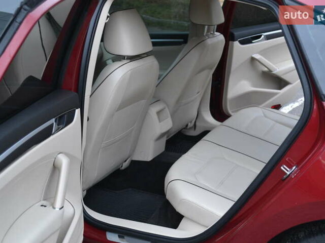 Красный Фольксваген Пассат, объемом двигателя 2 л и пробегом 144 тыс. км за 12999 $, фото 44 на Automoto.ua