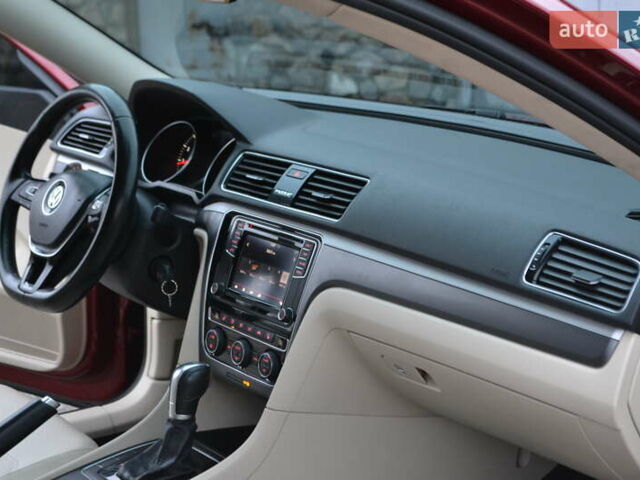 Красный Фольксваген Пассат, объемом двигателя 2 л и пробегом 144 тыс. км за 12999 $, фото 32 на Automoto.ua