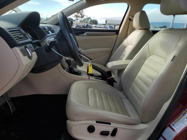 Красный Фольксваген Пассат, объемом двигателя 2 л и пробегом 92 тыс. км за 2100 $, фото 6 на Automoto.ua