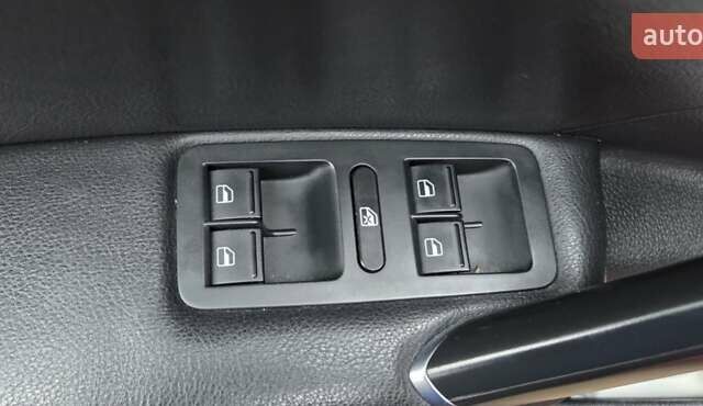 Красный Фольксваген Пассат, объемом двигателя 1.98 л и пробегом 175 тыс. км за 14499 $, фото 29 на Automoto.ua